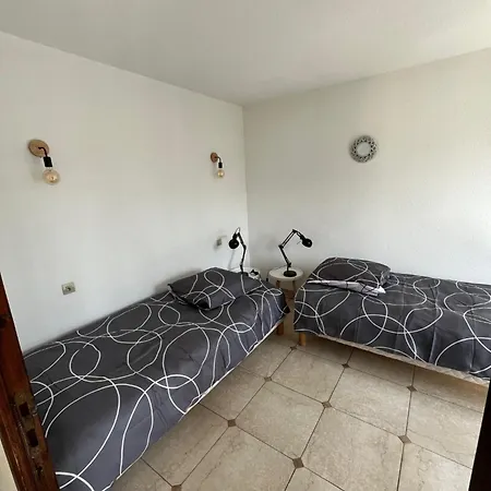 Maison Avec Grand Jardin - Cando טוייר