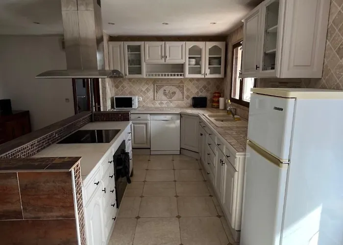 Maison Avec Grand Jardin - Cando 别墅